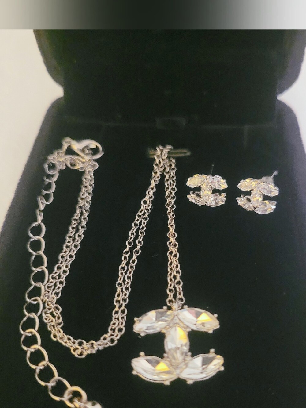 Luxury Jewelry - Picture 2 of 8